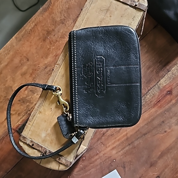 Coach Handbags - Coach wristlet